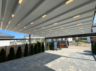 pergola-materialowa-szara-nad-garazem-6.webp